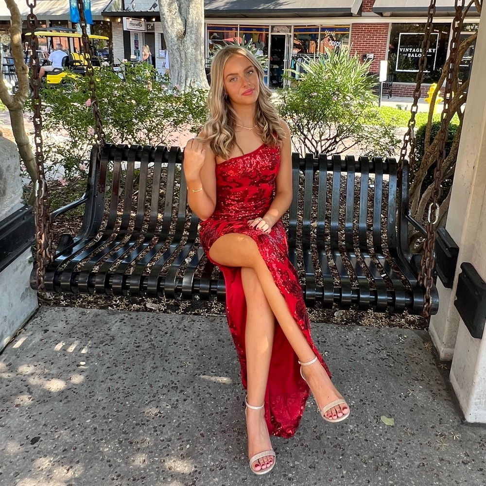 PROM Long beautiful Red Sequin Dress with Slit and slight train - Picture 5 of 7